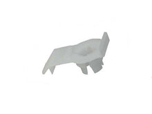 Load image into Gallery viewer, Clip