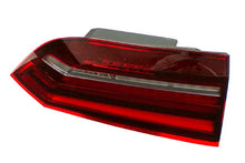 Load image into Gallery viewer, Taillight