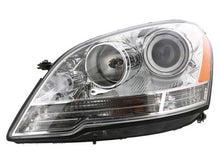 Load image into Gallery viewer, Headlight Assembly