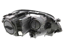 Load image into Gallery viewer, Headlight Assembly